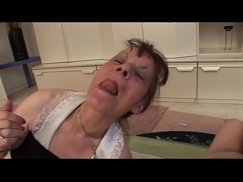 ❤️ Due nonne e un nonno fanno una cosa a tre Porno fbal it.pornobot.ru ☑