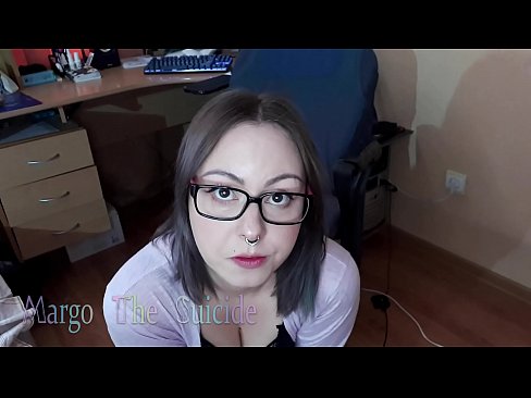 ❤️ Ragazza sexy con gli occhiali succhia il dildo profondamente sulla macchina fotografica Porno fbal it.pornobot.ru ☑